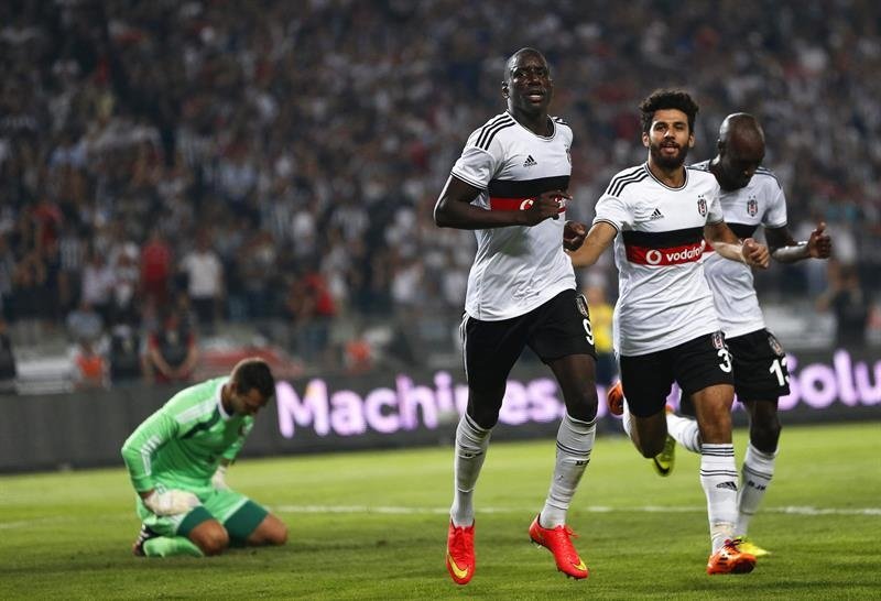 OFFICIEL : Demba Ba rejoint Robinho et Adebayor au Basaksehir