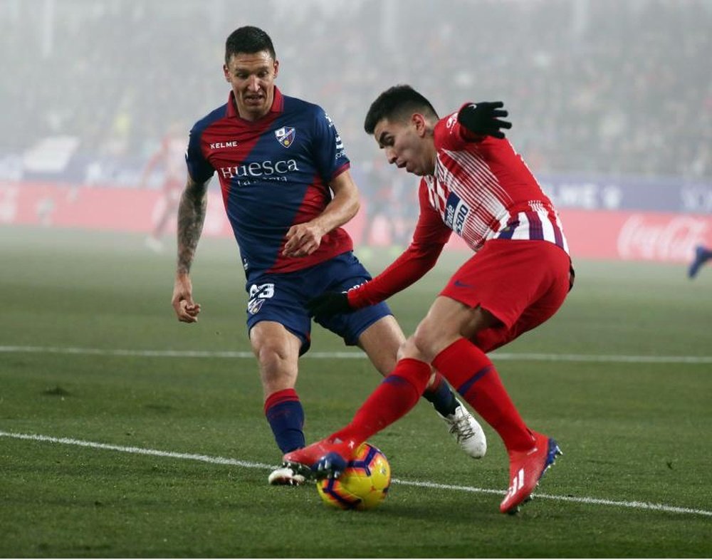 La posible sanción por dopaje de Musto le aleja del Huesca. EFE/Archivo