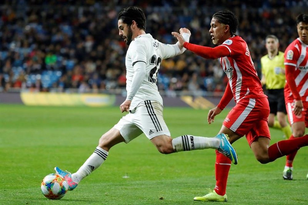 Isco comenzó a darle toques al balón en el Atlético Benamiel. EFE