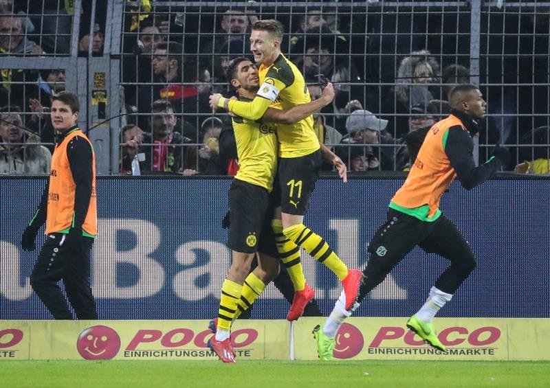 El agente del jugador negó estar al tanto del interés del Bayern en Achraf. AFP