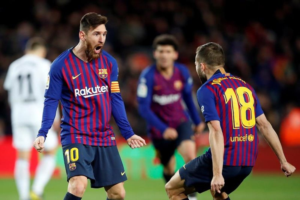 Jordi Alba y Messi forman una pareja letal de cara a la portería rival. EFE