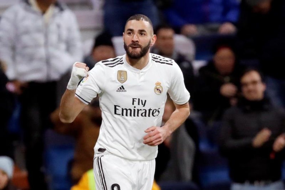 Benzema, al más puro estilo de Hugo Sánchez. EFE/Archivo