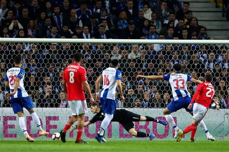 El Benfica y el Oporto, frente a frente. EFE
