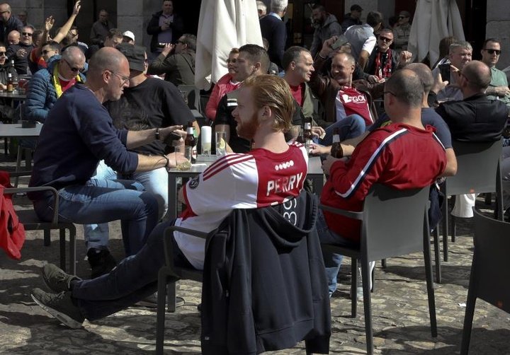 I tifosi dell'Ajax tingono Torino