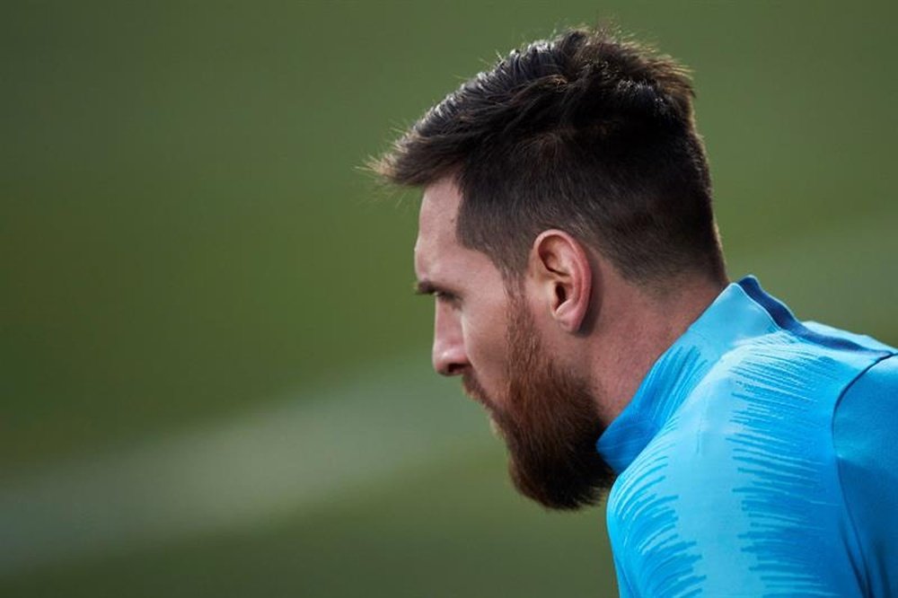 Gullit comparó a Messi y a Cristiano. EFE/Archivo