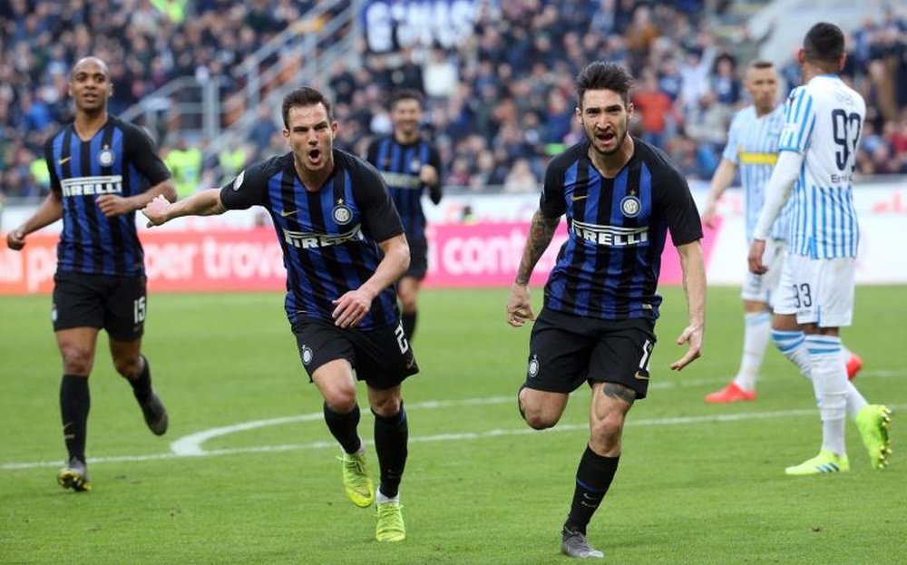 Politano y Gagliardini pusieron los dos goles del Inter. EFE