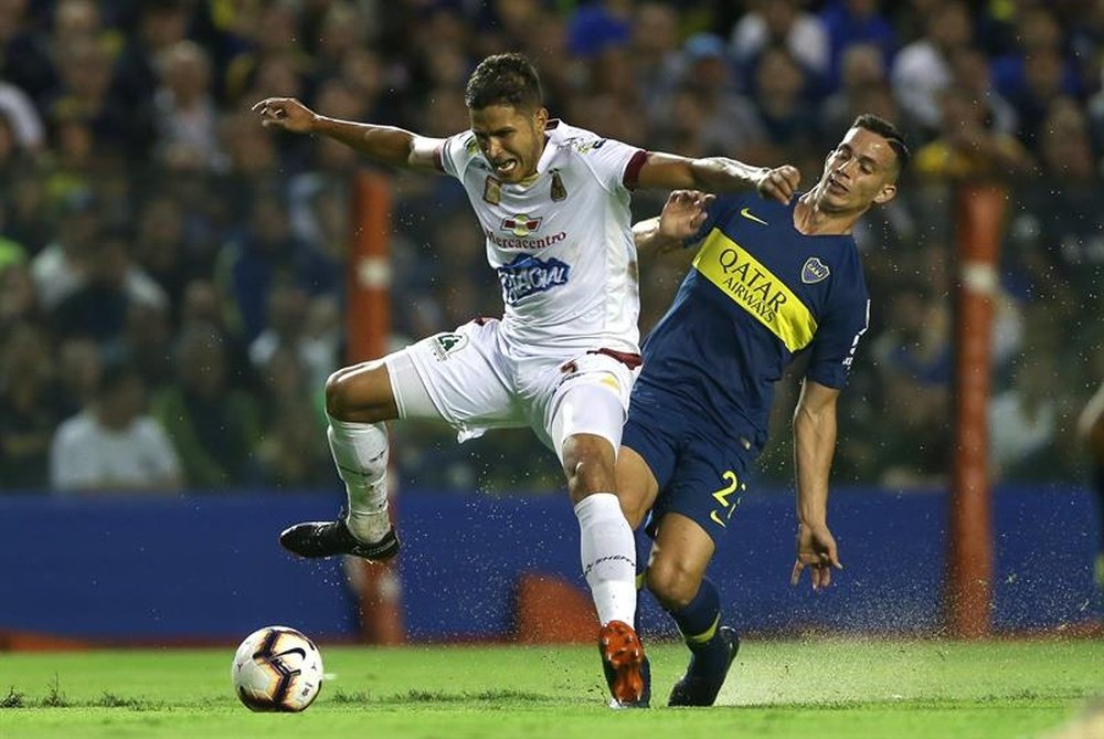 Boca, Independiente y un trueque con seis jugadores de por medio. EFE