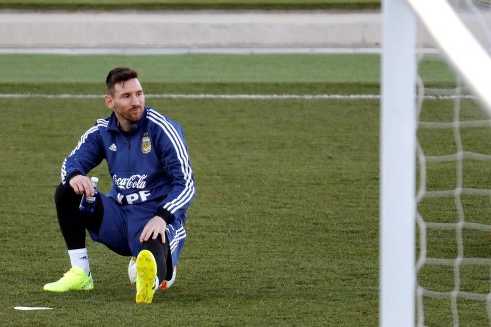 'COPE': Messi se resiente de su lesión en el pubis. EFE