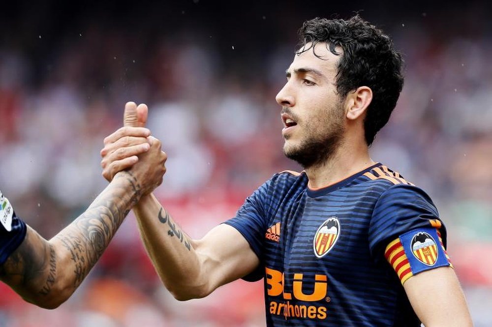 Parejo se perdió el choque ante la Real y el Valencia no pudo pasar del empate. EFE