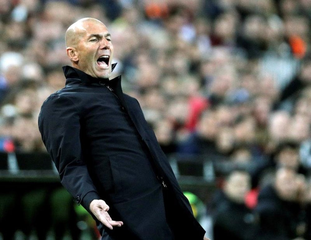 Zidane celebra o seu encontro 100 na Liga ao comando do Real Madrid. EFE