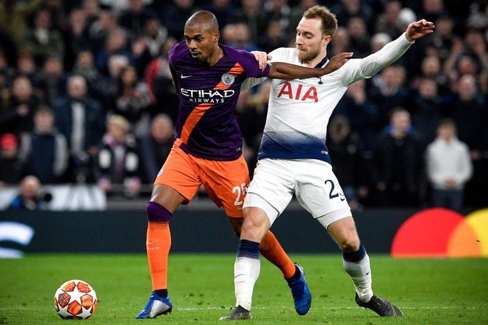 Fernandinho contempla escuchar ofertas de la MLS en un futuro. EFE