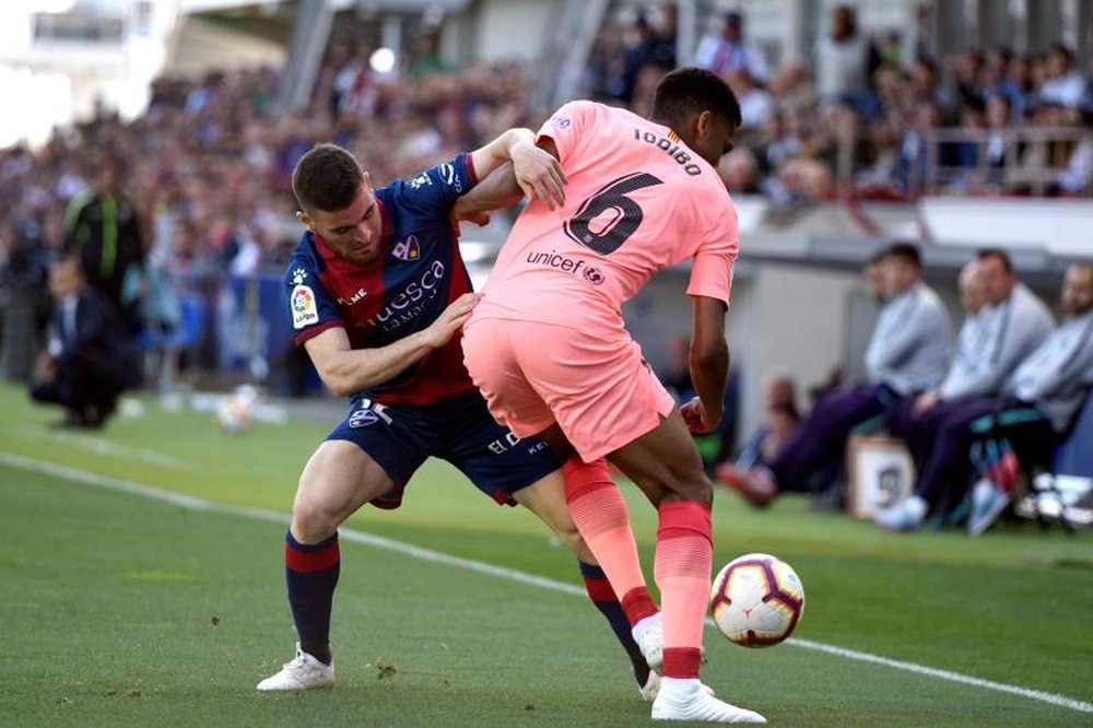 La défense du Barça contre Eibar aura une saveur française. EFE