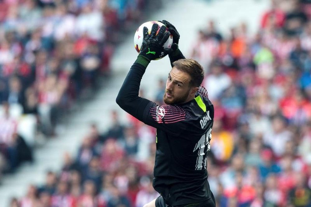 Oblak, une référence pour Unai Simon. EFE