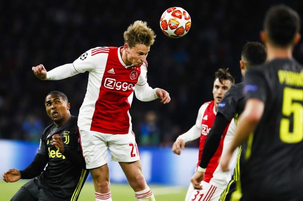 De Jong admet qu'il n'a pas parlé avec Valverde et met en garde Rakitic. EFE