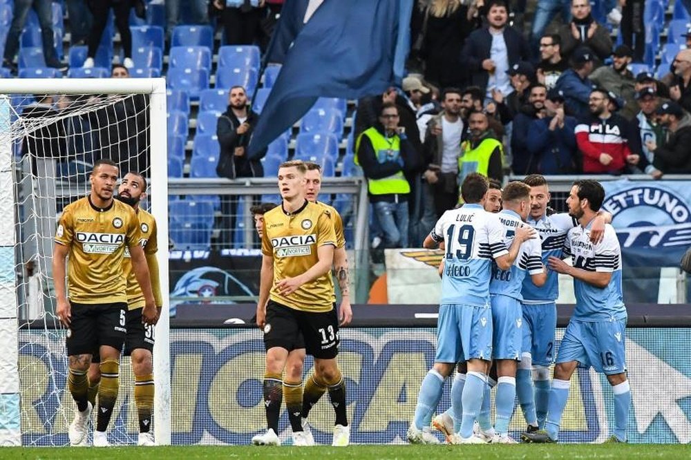 La Lazio da salida a cuatro jugadores de una tacada. EFE