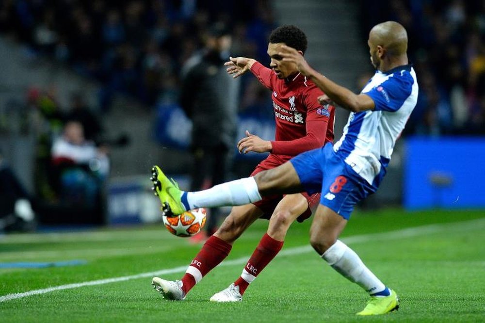 Brahimi podría militar en la Premier League. EFE