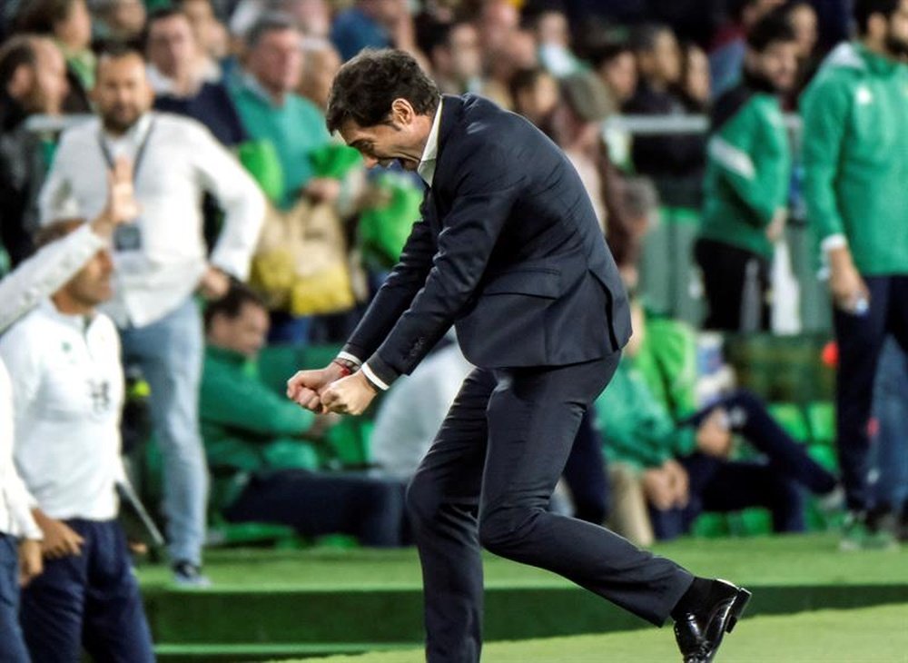 Marcelino uses Liverpool's example to spur Valencia on. EFE