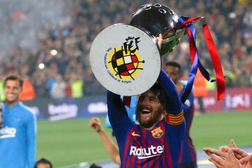Messi soulève la Liga au Camp Nou. EFE
