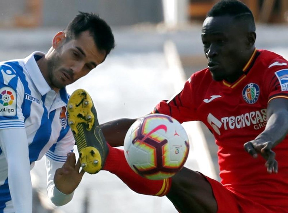Djene (r) could be making a move to the Premier League. EFE
