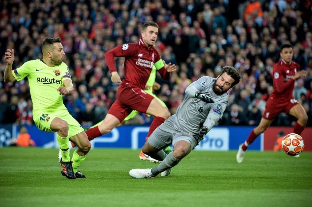 Alisson claims goalkeepers are not valued as highly as strikers. EFE