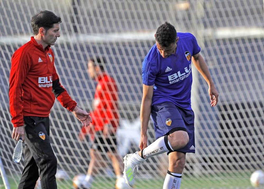 Marcelino has included Coquelin in the 20 man squad. EFE