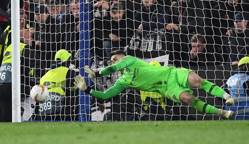 Kepa se acordó de la polémica tanda de penaltis de Wembley. EFE