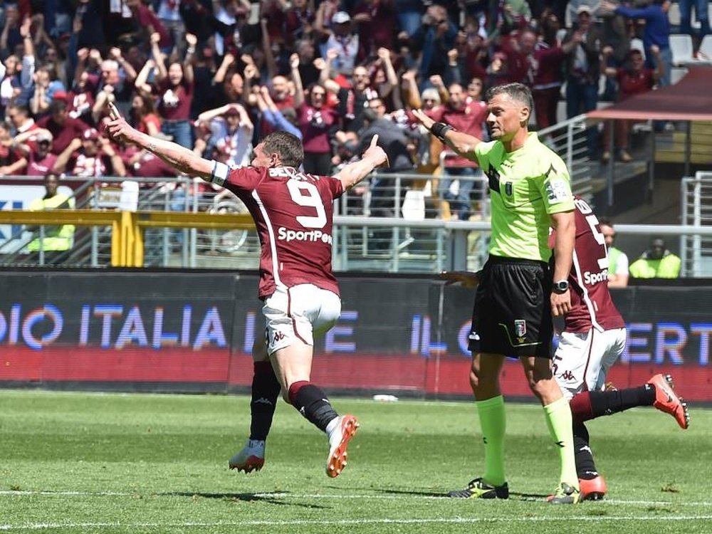 Inter are not thinking of signing Andrea Belotti (R). EFE
