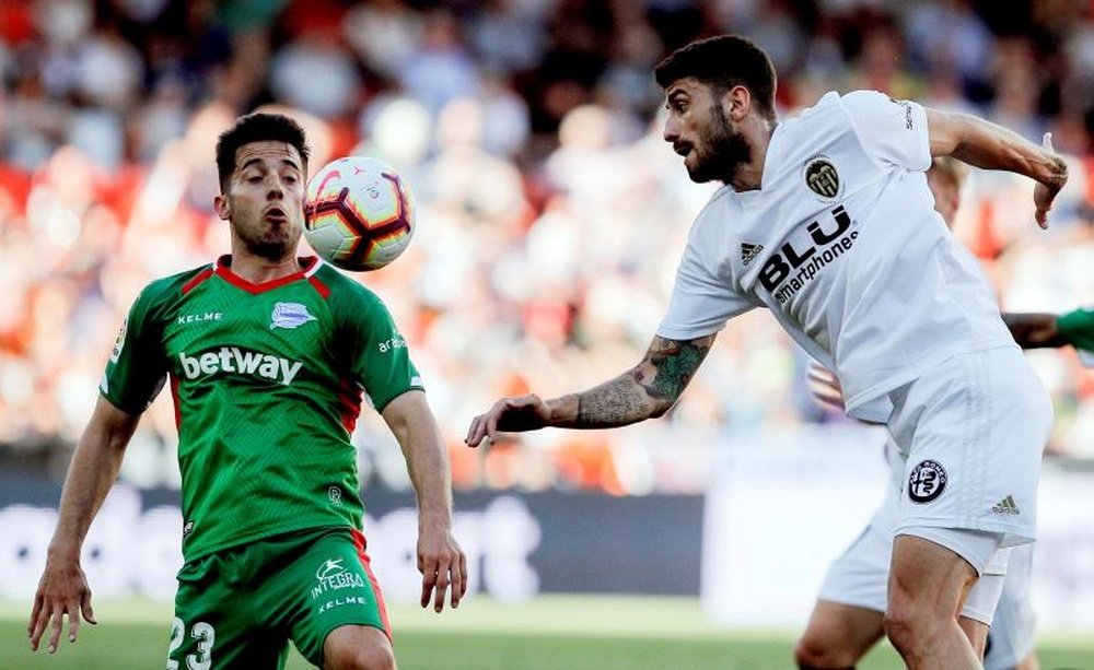 El Valencia desea que el Málaga no suba para llevarse a Jony. EFE