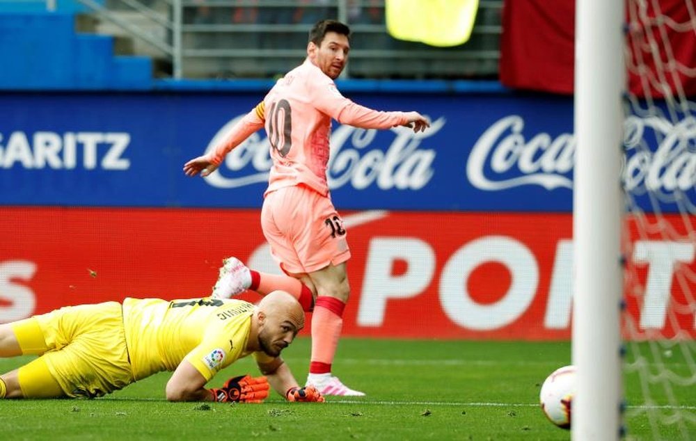 Messi marcou os dois gols do Barcelona. EFE