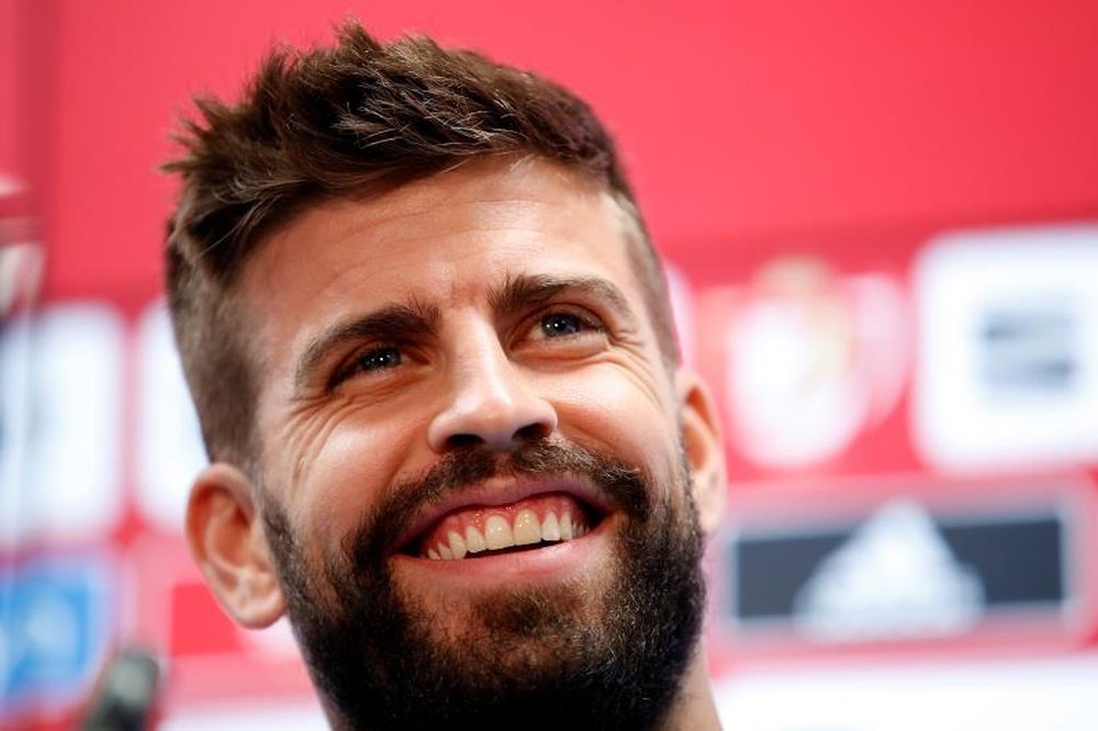 Pique would like to see Barcelona wearing white. EFE