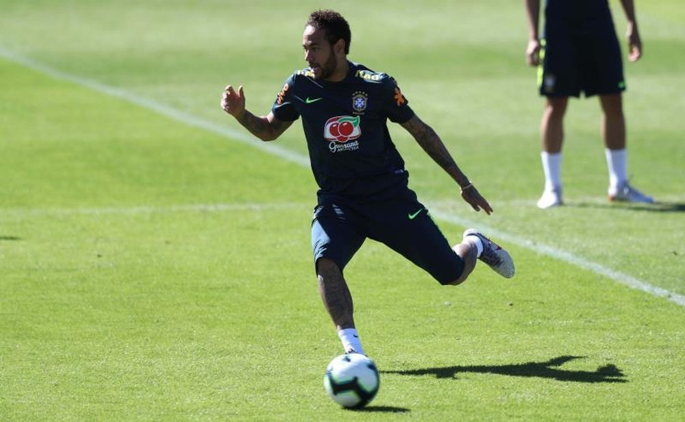 Neymar deve seguir preparação separadamente. EFE