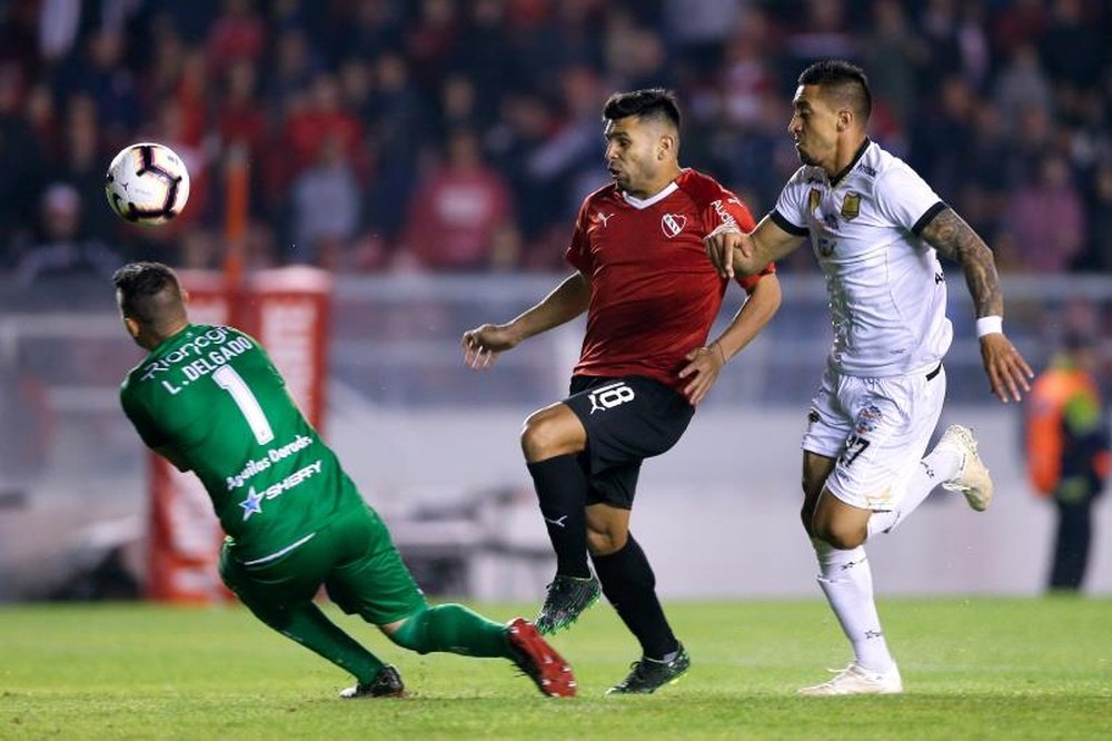 Romero acusó de impagos a Independiente. EFE