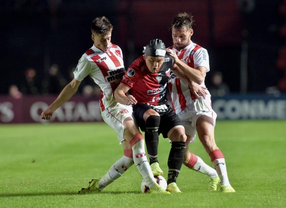 La agonía de los penaltis da el pase a Colón. EFE