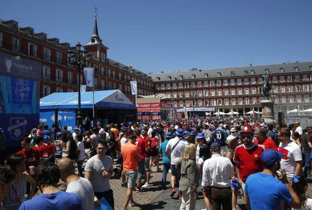 A Liverpool fan has been arrested for some shocking acts in Madrid. EFE