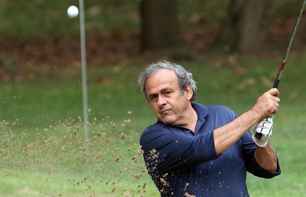 Platini says someone stopped him becoming FIFA president. EFE/Archivo