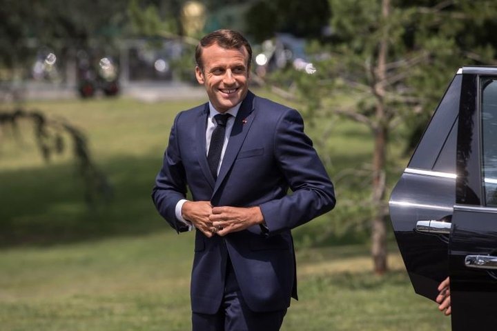 Le président Macron félicite Lyon et demande à soutenir le PSG