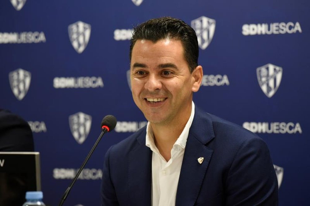 Míchel cree que la SD Huesca, si juega cómo sabe, puede hacer daño a su rival. EFE
