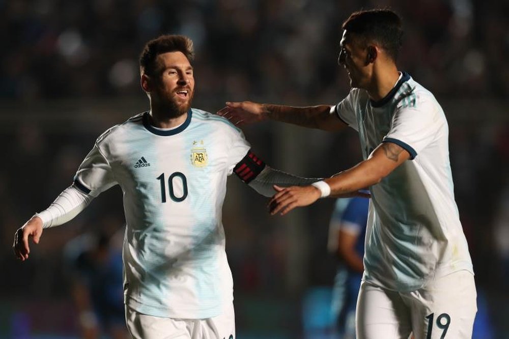 Argentina tiene sed y Messi, mucha hambre. EFE