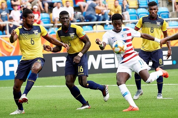 Timothy Weah is looking forward to playing in a World Cup. EFE