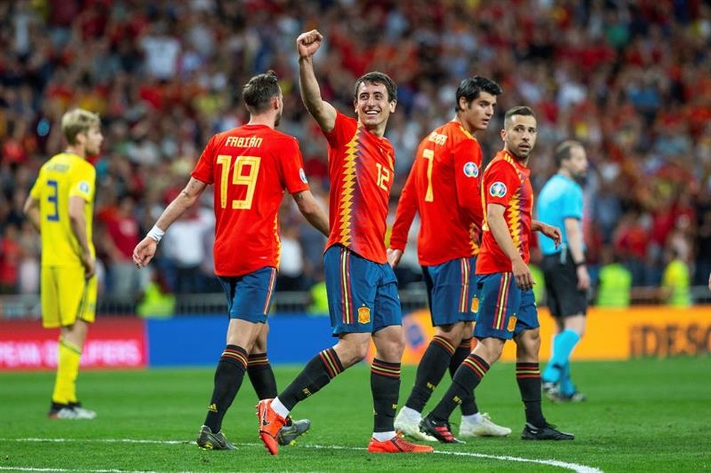 España se agarra al segundo escalón del fútbol mundial. EFE