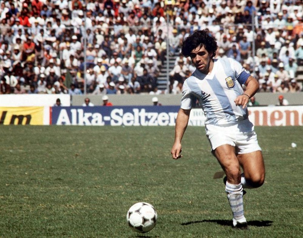 Maradona expressed his delight at knocking out Brazil 30 years ago. EFE