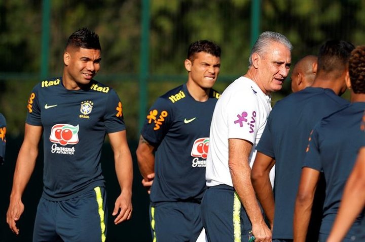 Brasil treina sem Neymar e Thiago Silva criticou o calendário