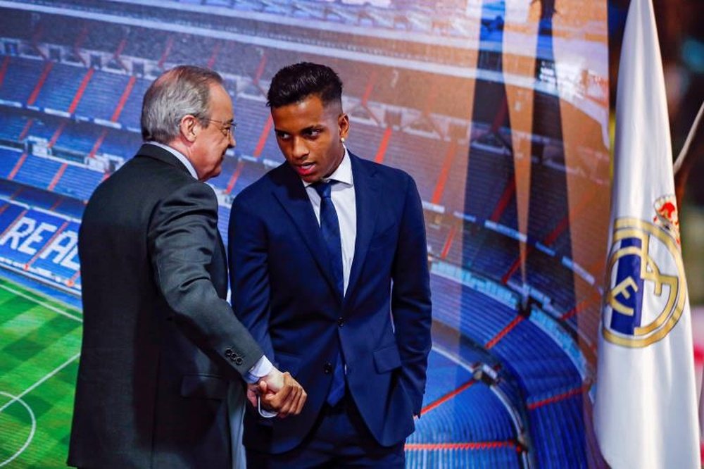 Rodrigo, feliz tras su presentación como nuevo jugador del Real Madrid. EFE