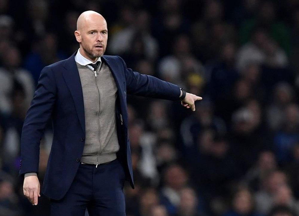 Ten Hag se confie sur Van de Beek. EFE