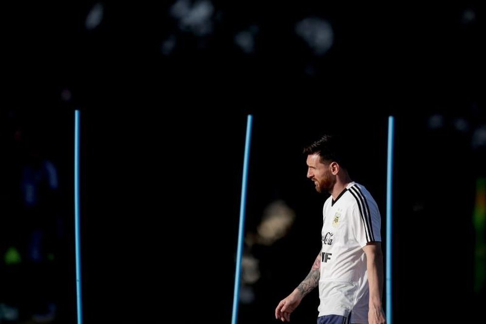 La AFA intentará acortar la sanción a Leo Messi. EFE