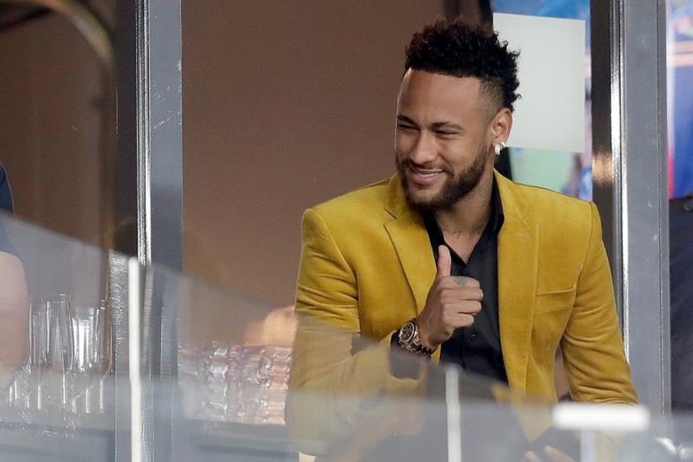 Neymar prendra la direction de Barcelone cette semaine. AFP