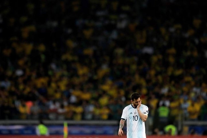 'Ciberlinchamiento' a Johnny Herrera por criticar a Messi
