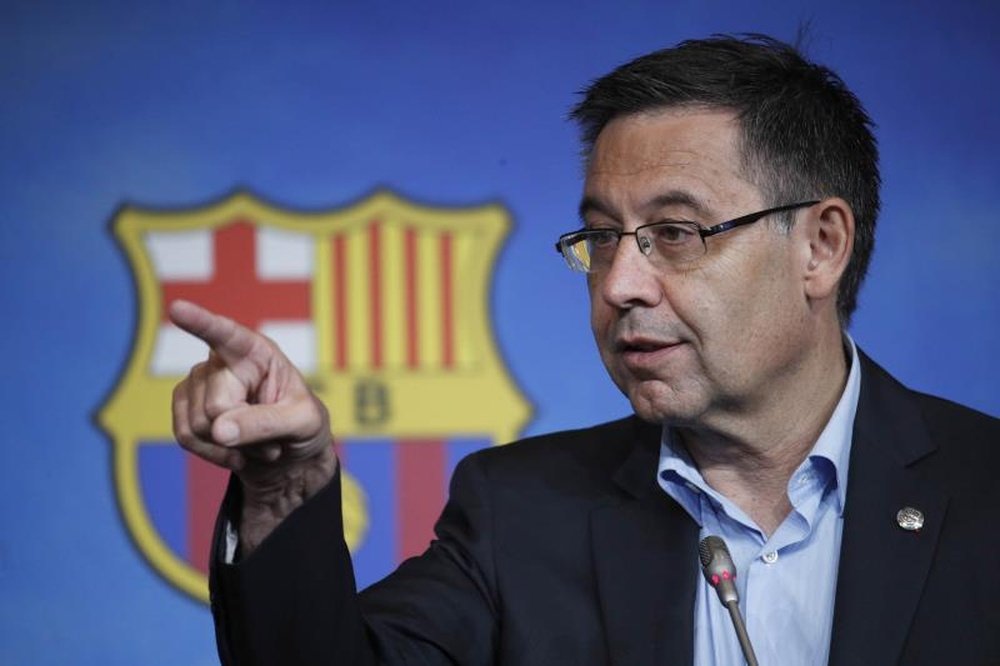 El Barcelona lanza ropa en homenaje a Johan Cruyff. EFE/Alejandro García