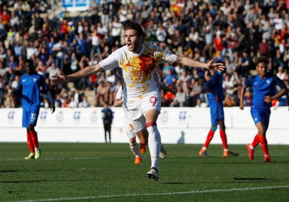 Abel Ruiz hace de Ibai y monta un torneo de FIFA con 14 internacionales Sub-21. EFE