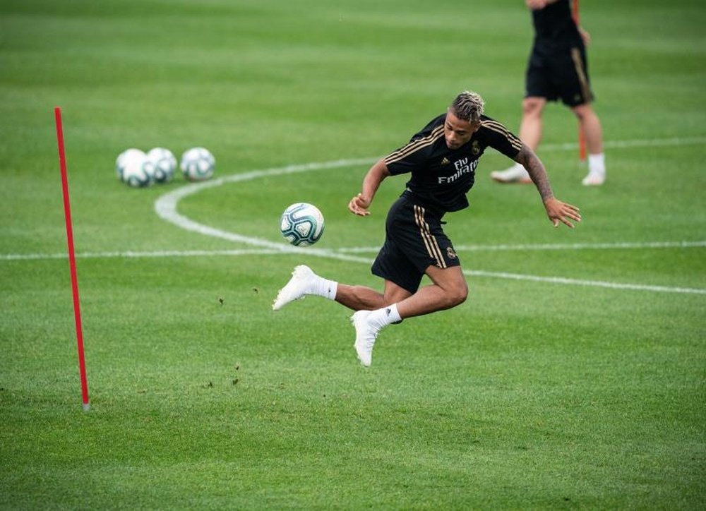 L'étonnante transformation physique de Mariano Diaz. efe